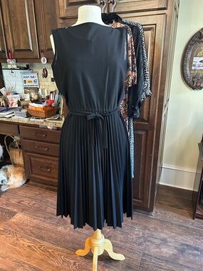 1960’s Butte Black Pleated Sleeveless Dress Sz S/M